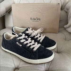 Taos Footwear Women's Black Sneakers